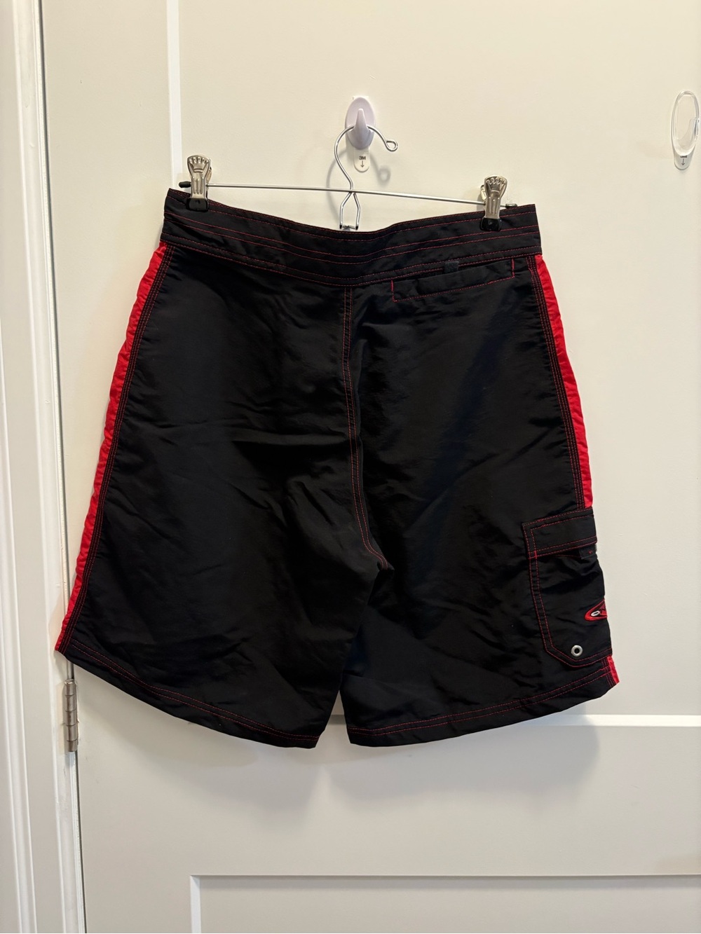 Y2K O’Neill black and red board shorts - Picture 2 of 4